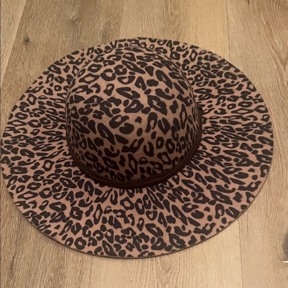 Adora leopard hat